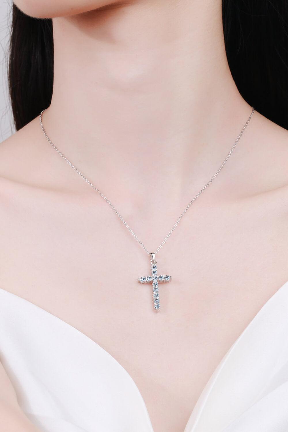 925 Sterling Silver Cross Moissanite Necklace - Stuffed Cart